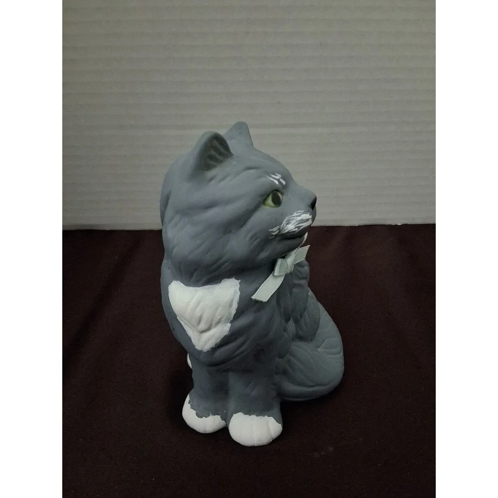 Hand Painted Ceramic Gray Cat With Bow. 6